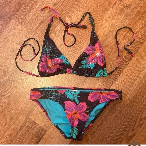 5 for $25!!!! CLEARANCE: shoes ::: shirts ::: swimwear ::: 70% off ~$80 - Picture 7 of 9
